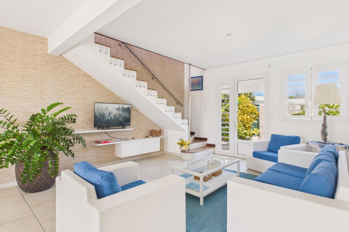 Location sainte luce 10 personnes 5 chambres -salon interieur